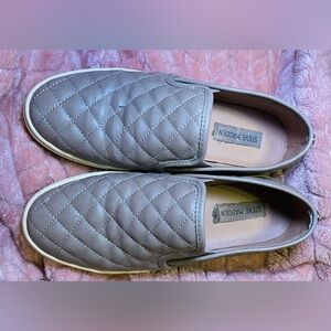Steve Madden‎ Quilted Slip Ons, 8